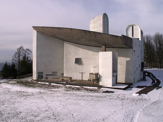 http://world-heritage.s3-website-ap-northeast-1.amazonaws.com/img/1495702055_notre-dame-you-skin-de-ronchamp.jpg