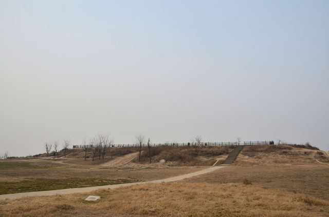 http://world-heritage.s3-website-ap-northeast-1.amazonaws.com/img/1501834849_前漢長安城未央宮遺跡.jpg