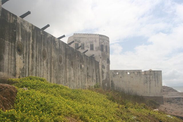 http://world-heritage.s3-website-ap-northeast-1.amazonaws.com/img/1501917936_エルミナ城.jpg