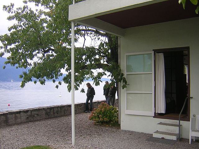 http://world-heritage.s3-website-ap-northeast-1.amazonaws.com/img/1523775510_Le-Corbusier-petit-maison-esterno.jpeg